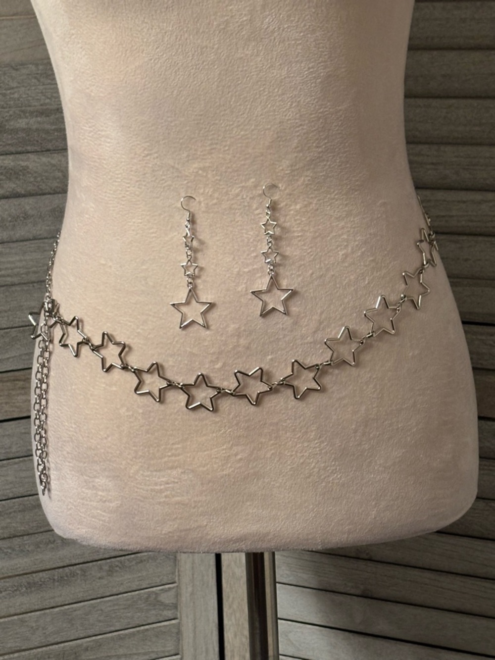 SILVER TONE STAR BELT & EARRING SET - Lobster Clasp/Chain w/ Star Drop Earrings